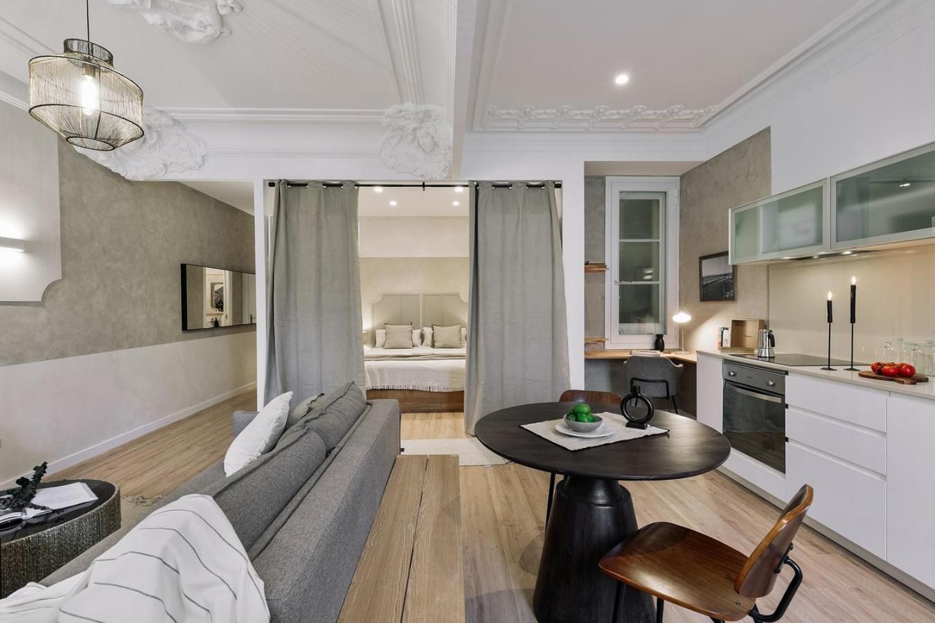 Apartament Baia - And Balcony In Eixample Esquerra *